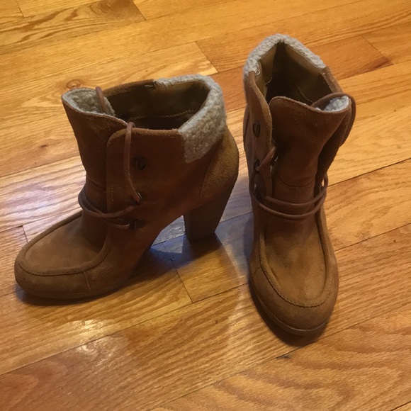 Heels - Picture 3 of 11